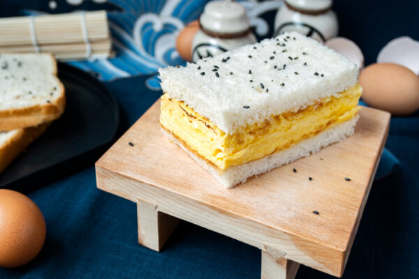 Japanese Egg Roll Sandwich (Tamagoyaki Sandwich)