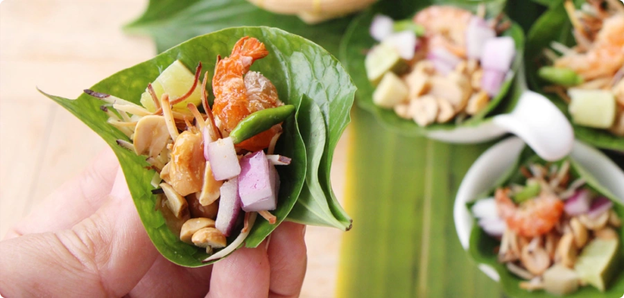 Miang Kham - Betel leaf wraps with assorted ingredients