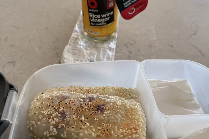 Crispy chicken rice paper rolls