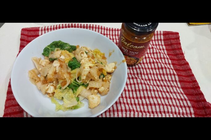 Vegetarian tofu and wombok pad thai