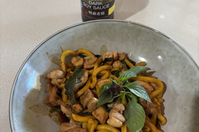 Three-cup chicken noodles