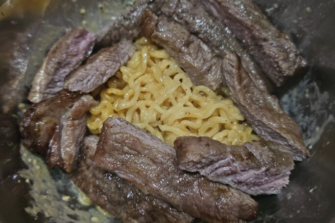 Ramen Carbonara with Steak Bites