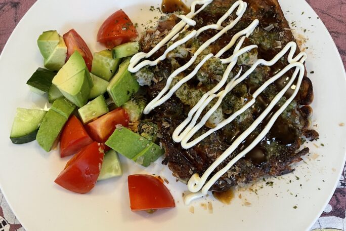 Okonomiyaki with garlic prawns
