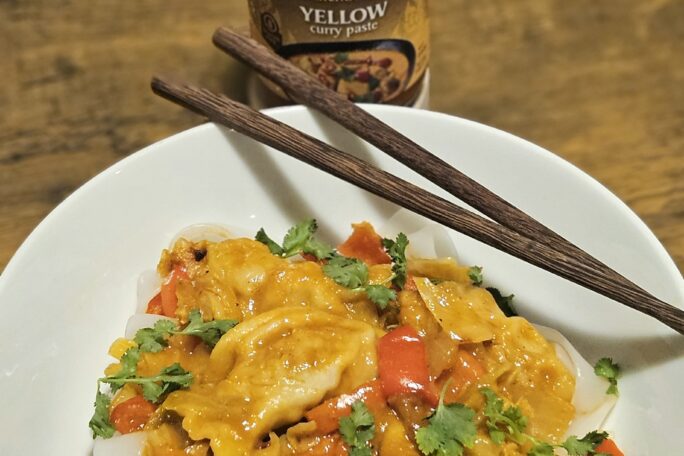 Yellow Curry Dumplings with rice noodles