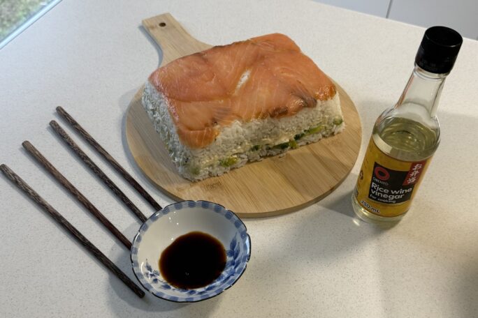 Easy salmon sushi