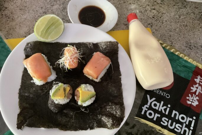 Salmon and avocado 🥑 ,kewpie mayonnaise 🍣