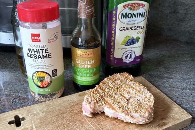 Pan seared tuna with sesame soy dipping sauce