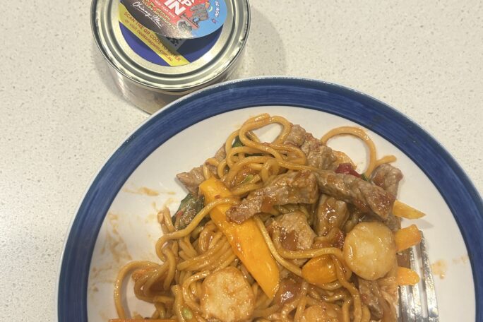Stir fry noodles and chestnuts with Chinese sauce