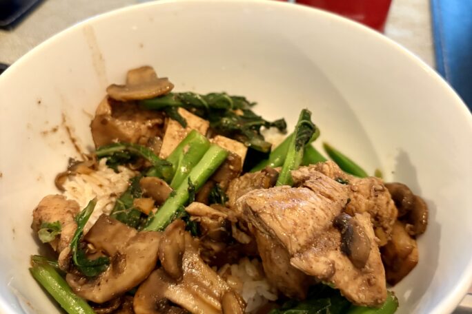 Ginger and ginger stirfry chicken with mushrooms