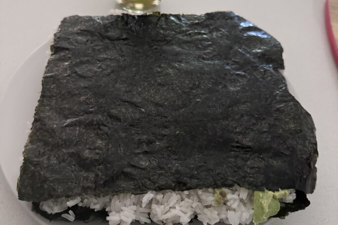 Easy spicy tuna sushi