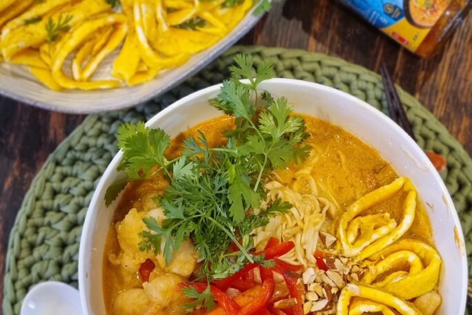 RACHAELS QUICK THAI LAKSA