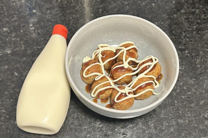 Fries veggie green balls with heart-shaped Cupid mayor